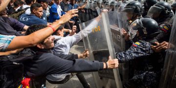 ESKALACIJA SUKOBA Najmanje dvije osobe poginule, a 18 povrijeđeno u Venecueli