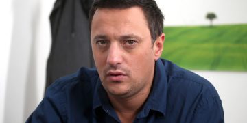 BILA MU JE NAJVEĆA PODRŠKA Preminula majka poznatog glumca Andrije Miloševića