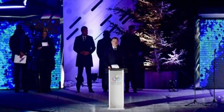 Zvižduci i aplauz za Dodika?!