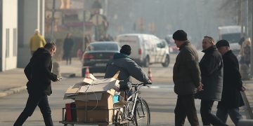 RADNICI GLADUJU, MOĆNICI CARUJU Kako je BiH postala socijalno BURE BARUTA