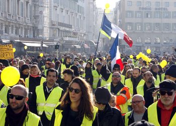 “MORAMO IZAĆI IZ OVOG KOŠMARA” Vlada na meti kritika zbog nemira u Parizu