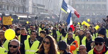 “MORAMO IZAĆI IZ OVOG KOŠMARA” Vlada na meti kritika zbog nemira u Parizu