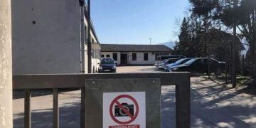 LAŽI I VIDEO TRAKE: Klan Ćesir naknadno postavio upozorenje o zabrani fotografisanja!